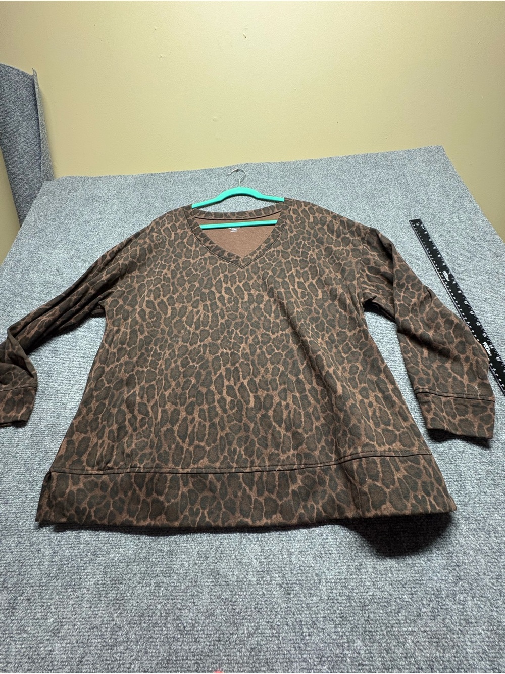 Lane Bryant Women's Brown Leopard Print V-Neck French Terry sweatshirt - 18/20